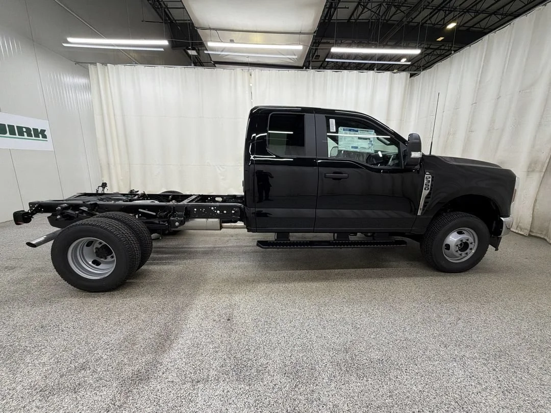 New 2026 Agate Black Metallic Ford F-350® XL image 5