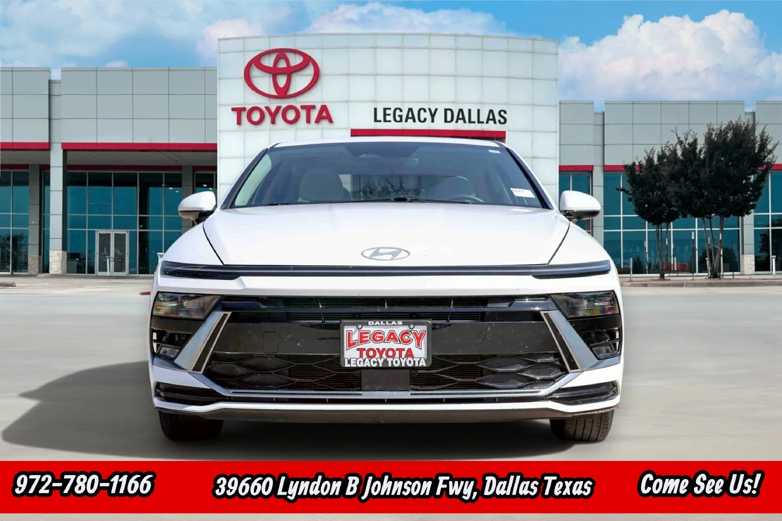Used 2025 White Hyundai SEL image 5