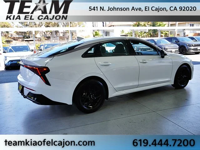 Used 2025 White Kia LXS image 10
