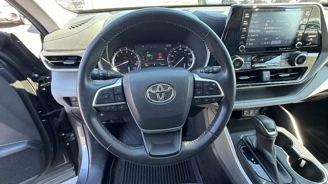 Used 2022 Magnetic Gray Metallic Toyota XLE image 26