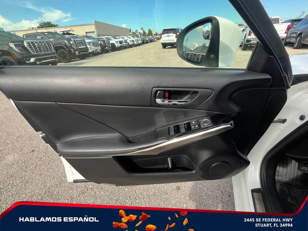 Used 2015 White Lexus 4dr Sport Sdn AWD image 24