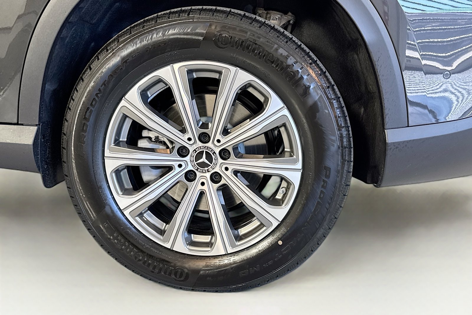 New 2026 Graphite Grey Metallic Mercedes-Benz GLC 300 image 29