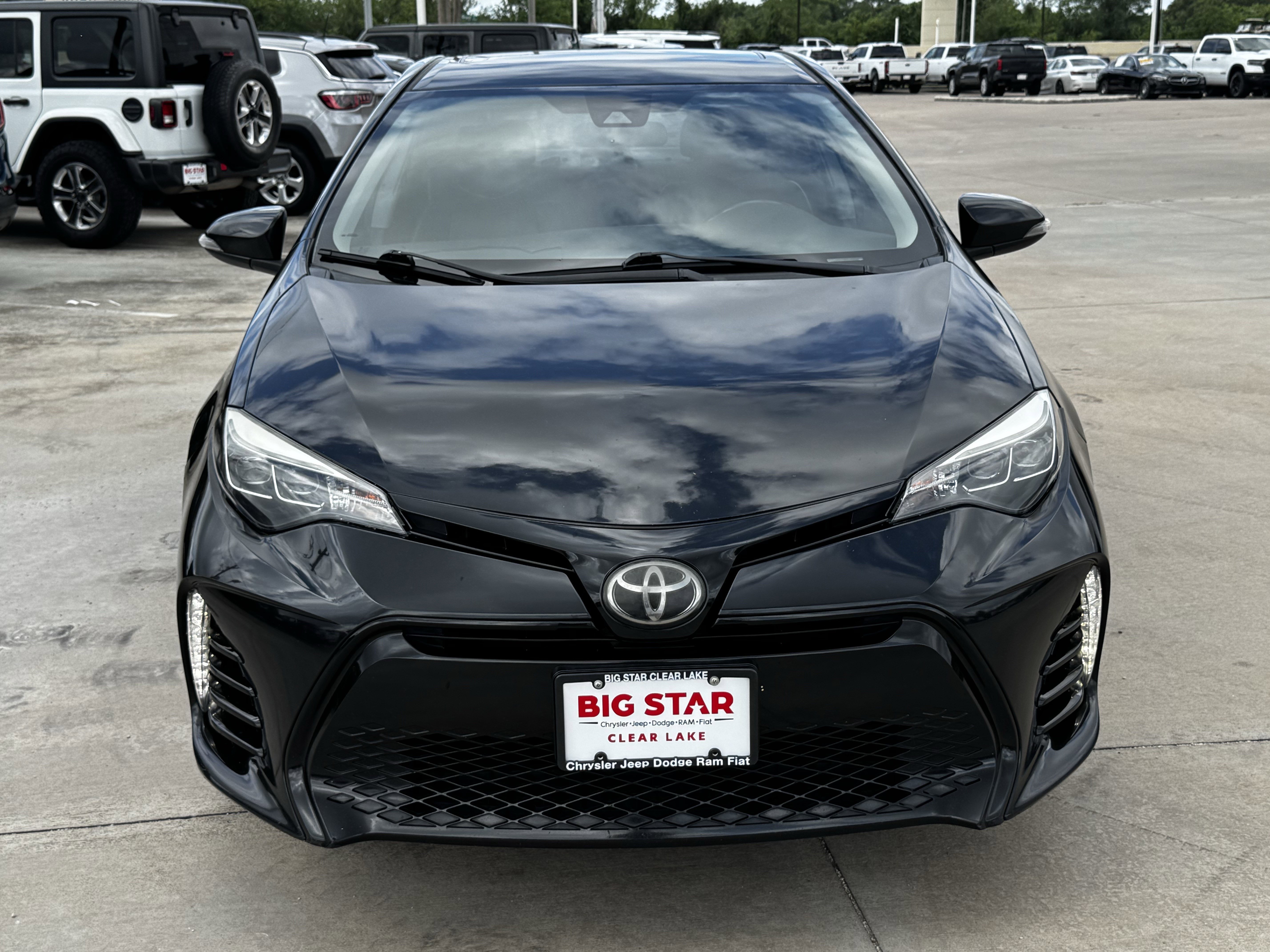 Used 2019 Black Sand Pearl Toyota L image 3