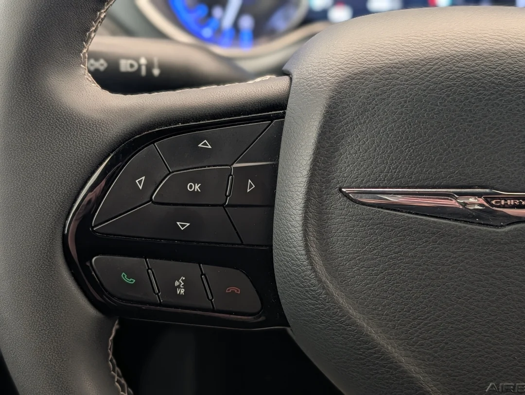 Used 2025 Grey Chrysler Limited - - FWD - Nappa Leather - Full Sunroof - Blind Spot & More! image 17