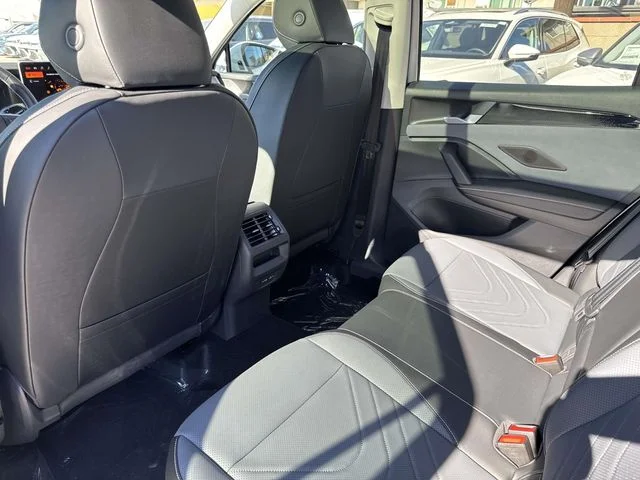 New 2026 White Volkswagen 2.0T SE image 9