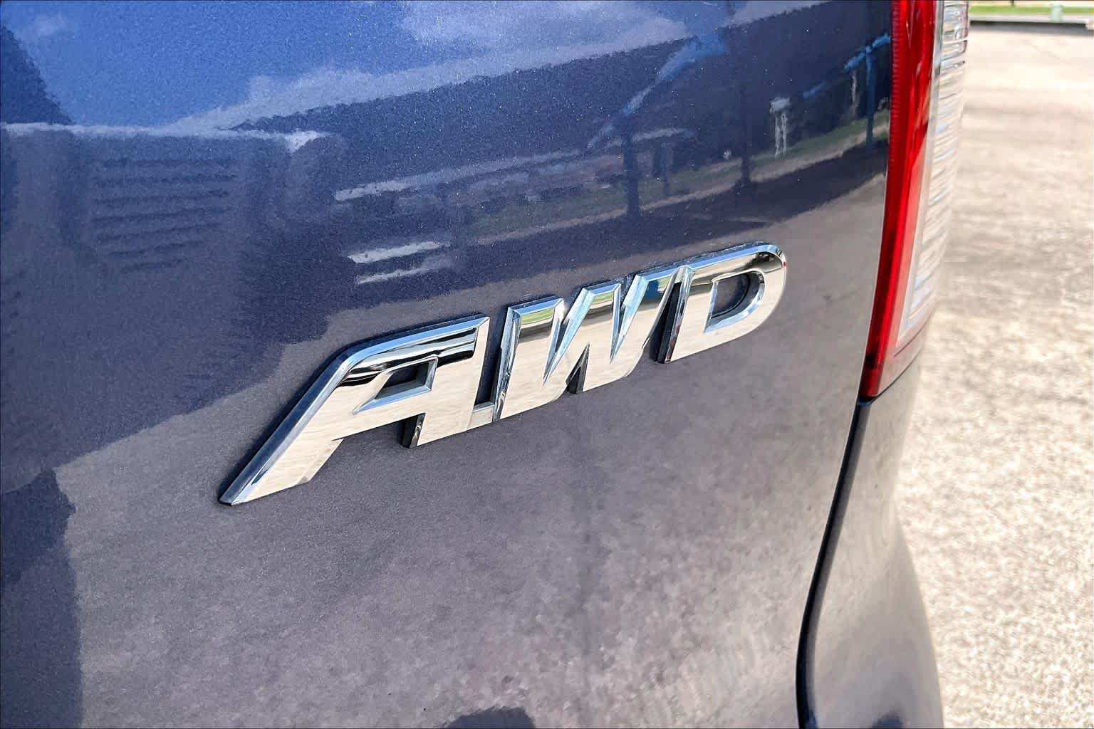 Used 2013 Twilight Blue Metallic Honda LX image 10