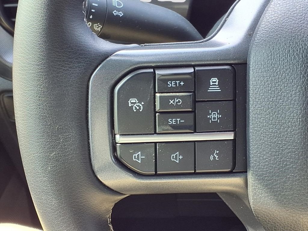 Used 2025 Black Metallic Ford Lariat image 17