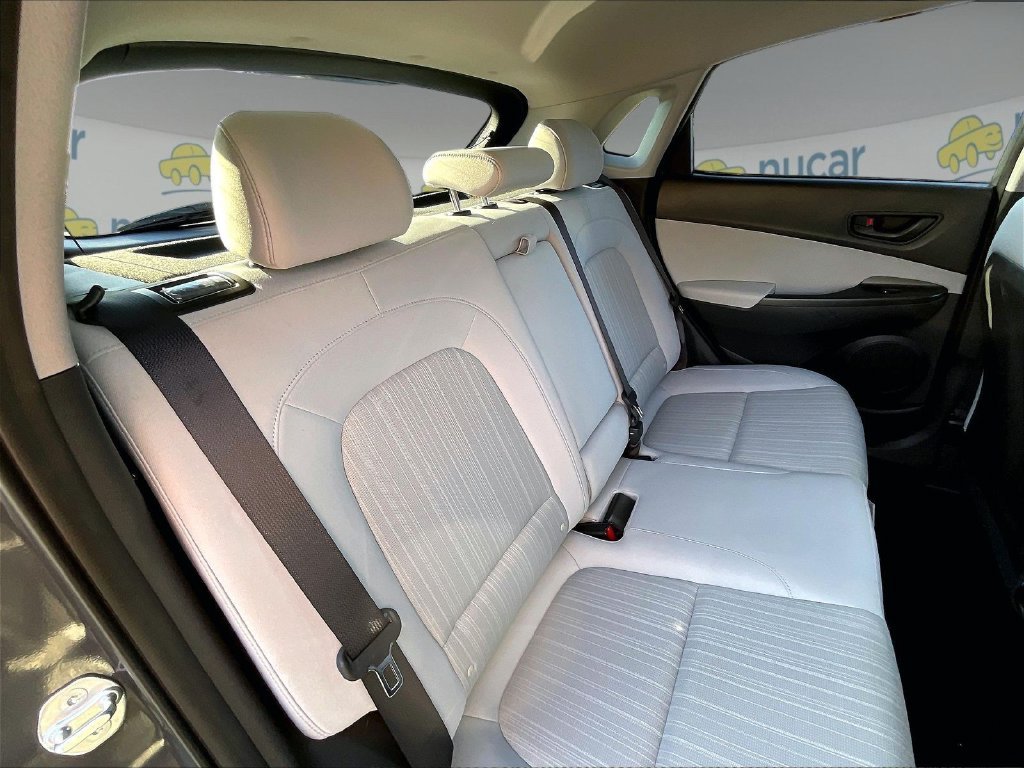 Used 2023 Gray Hyundai SEL image 15