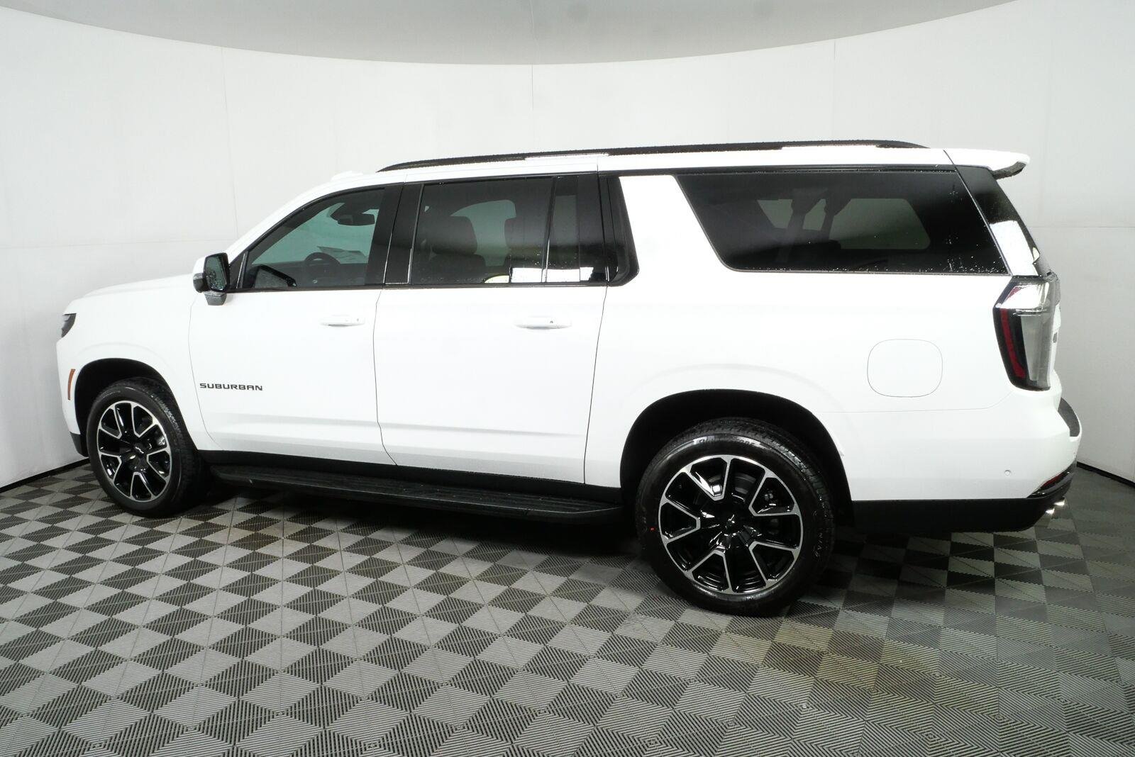 2026 Chevrolet Suburban RST - Photo 32