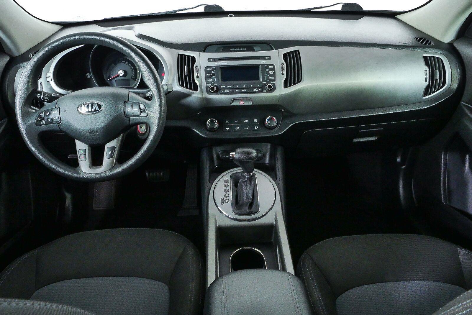 Used 2016 Mineral Silver Kia LX image 22