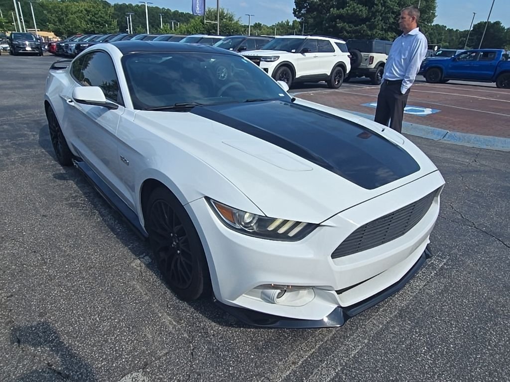 Used 2017 Oxford White Ford GT Premium image 4