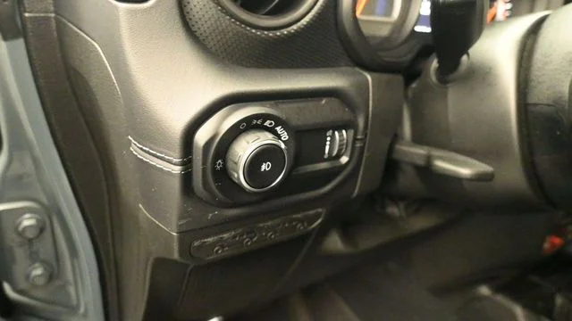 Certified Used 2025 Anvil Clearcoat Jeep Rubicon X image 14