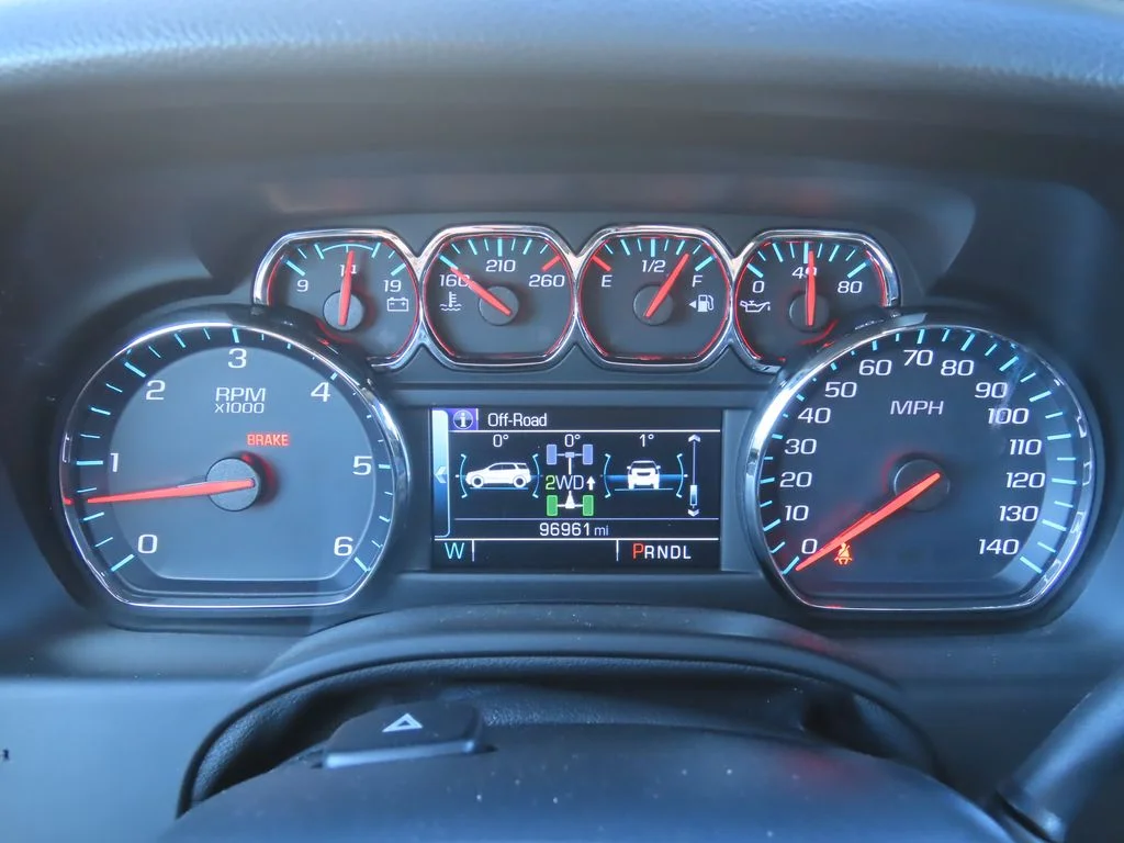 Used 2019 Silver GMC SLT image 19