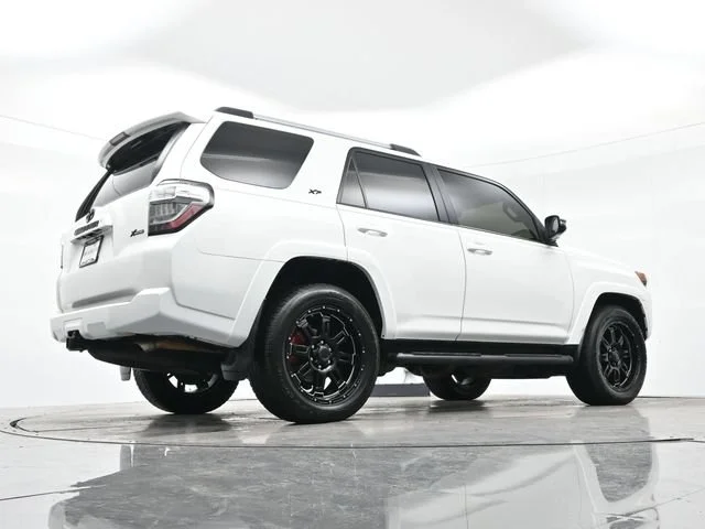 Used 2019 Super White Toyota SR5 image 29