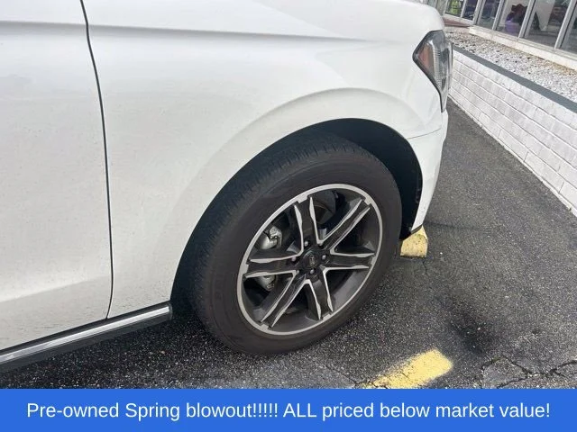 Used 2021 White Ford Limited image 6