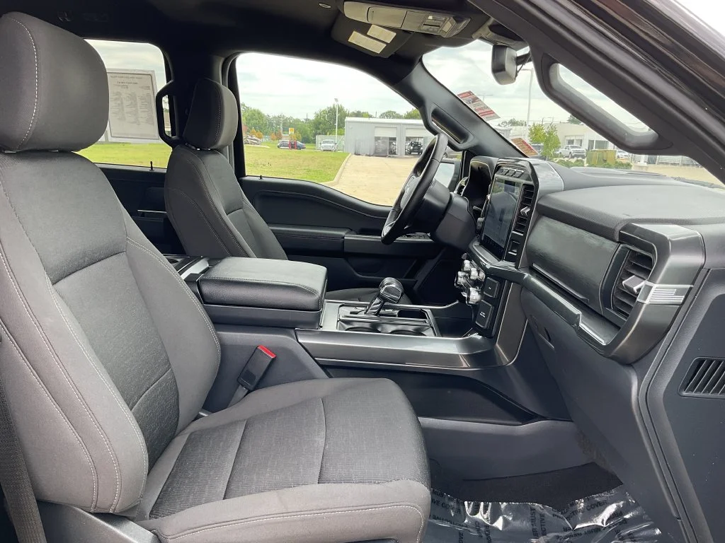 Used 2023 Black Ford XLT image 17
