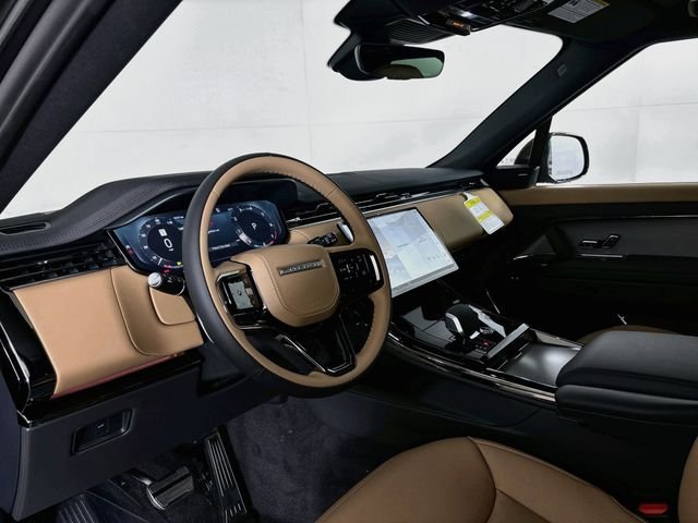 New 2026 Black Land Rover Dynamic SE image 9