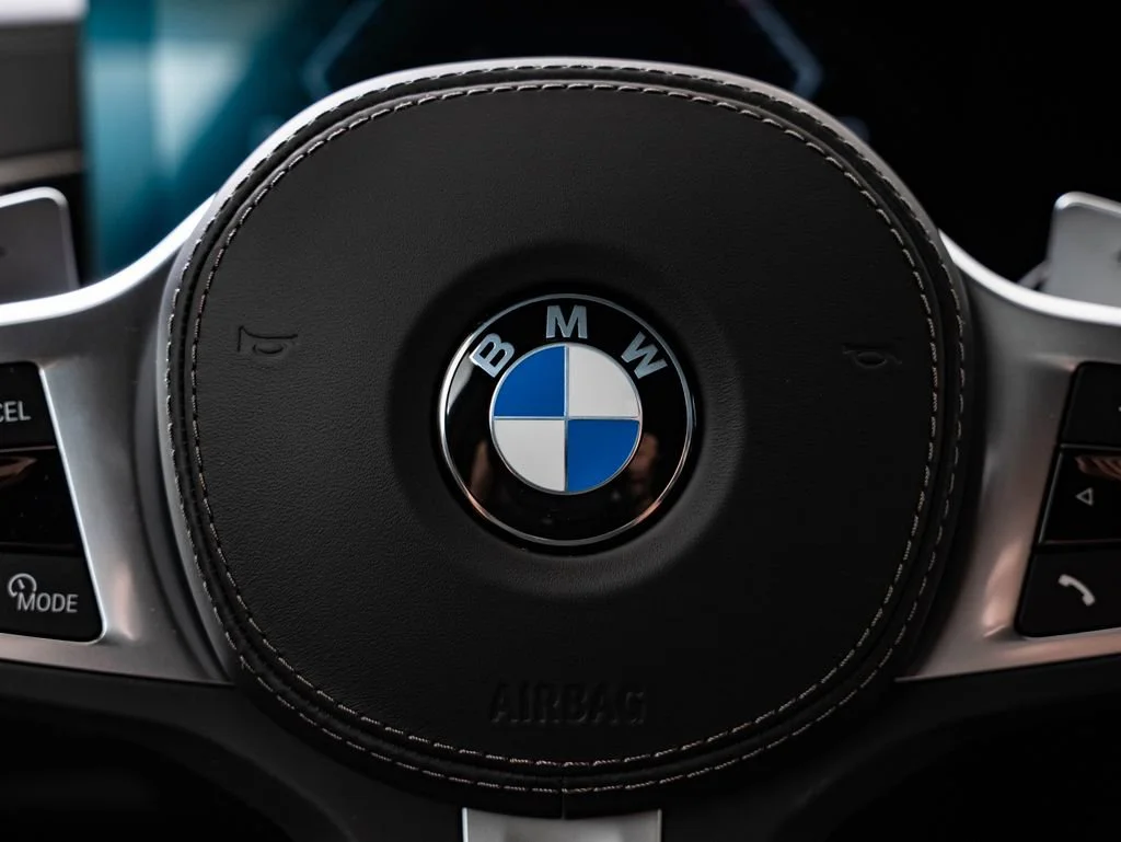 New 2027 Black Sapphire Metallic BMW xDrive40i image 32
