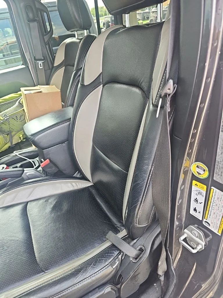 Certified Used 2018 Gray Jeep Unlimited Sahara image 7