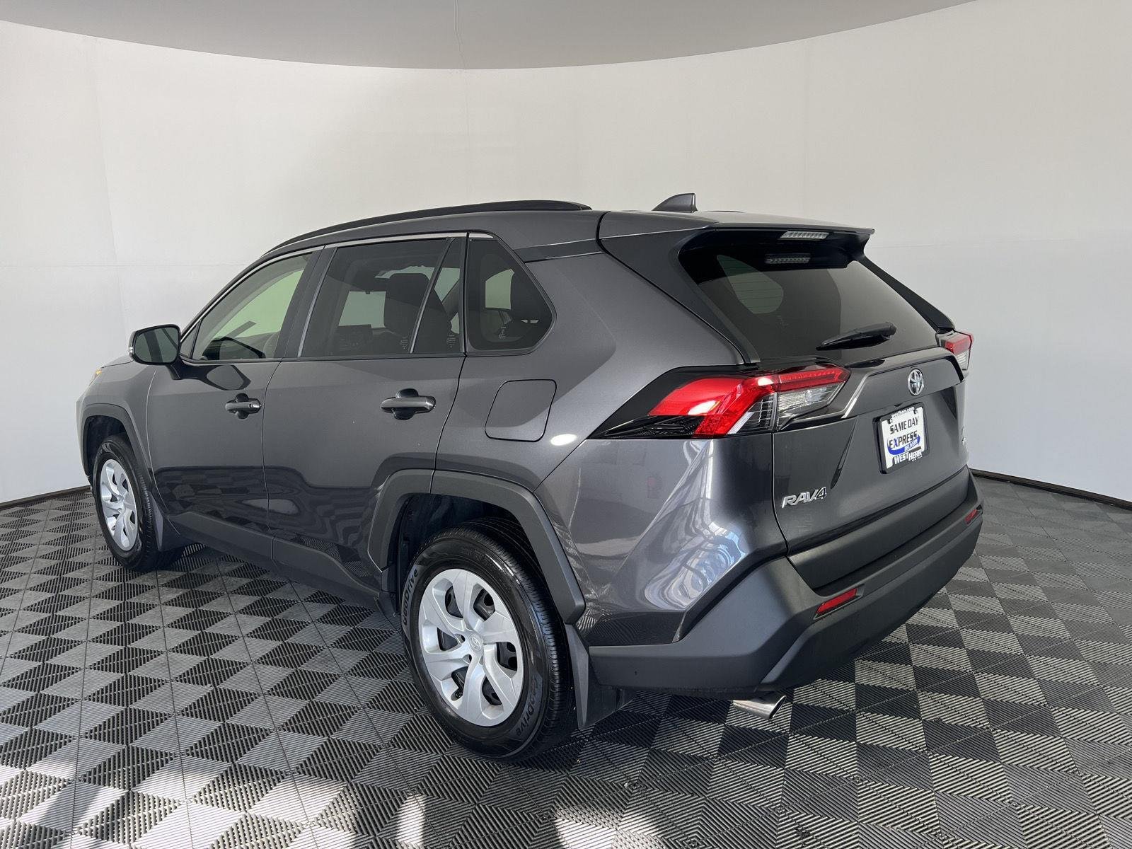 Used 2019 Magnetic Gray Metallic Toyota LE image 5