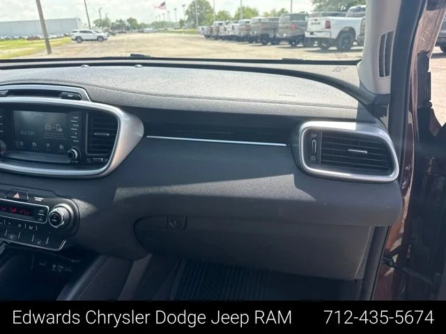 Used 2019 Purple Kia LX image 33