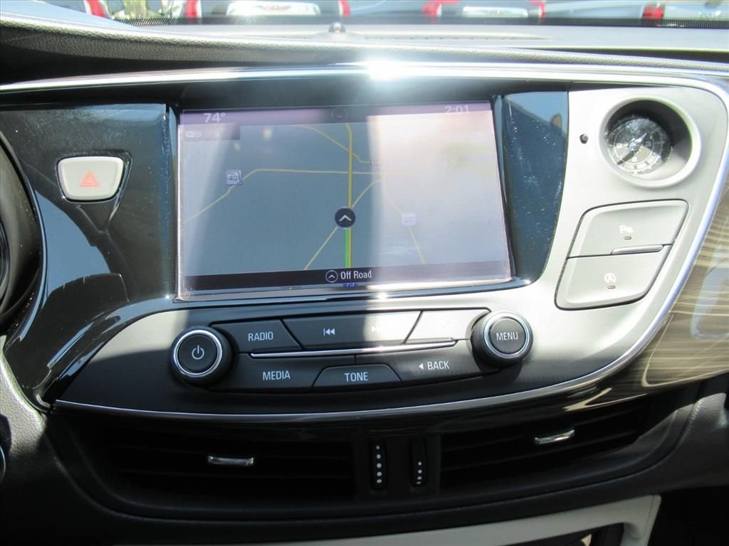 Used 2019 Brown Buick Essence image 25