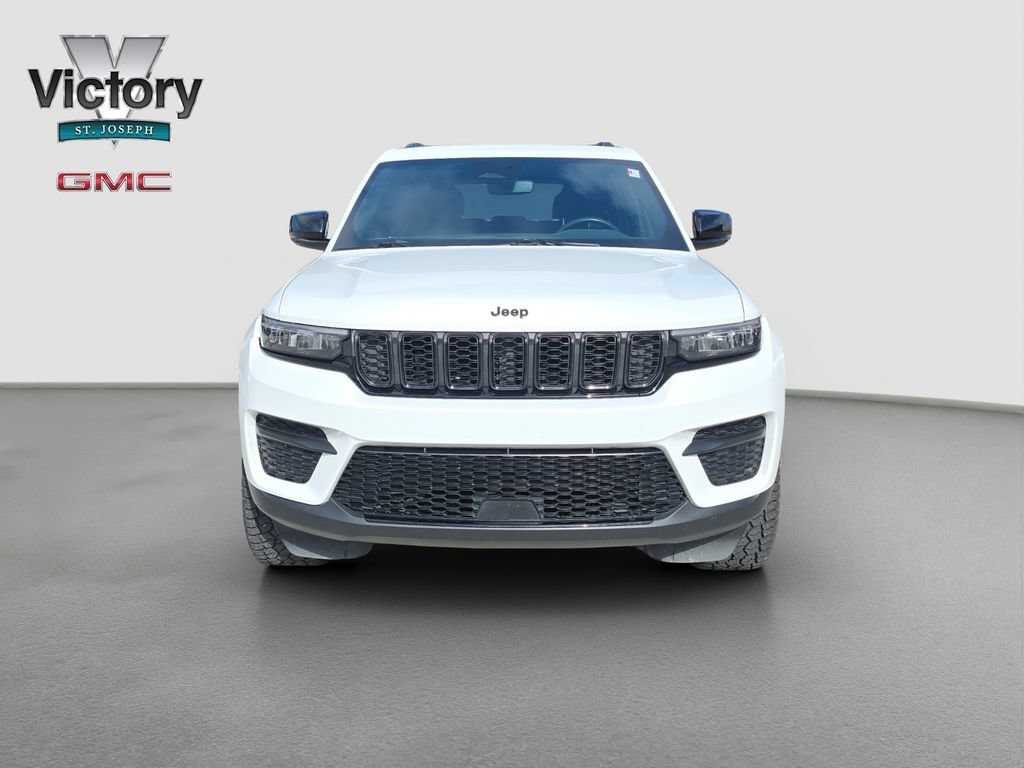 Used 2023 Jeep Grand Cherokee Altitude with VIN 1C4RJHAG4PC545609 for sale in Kansas City