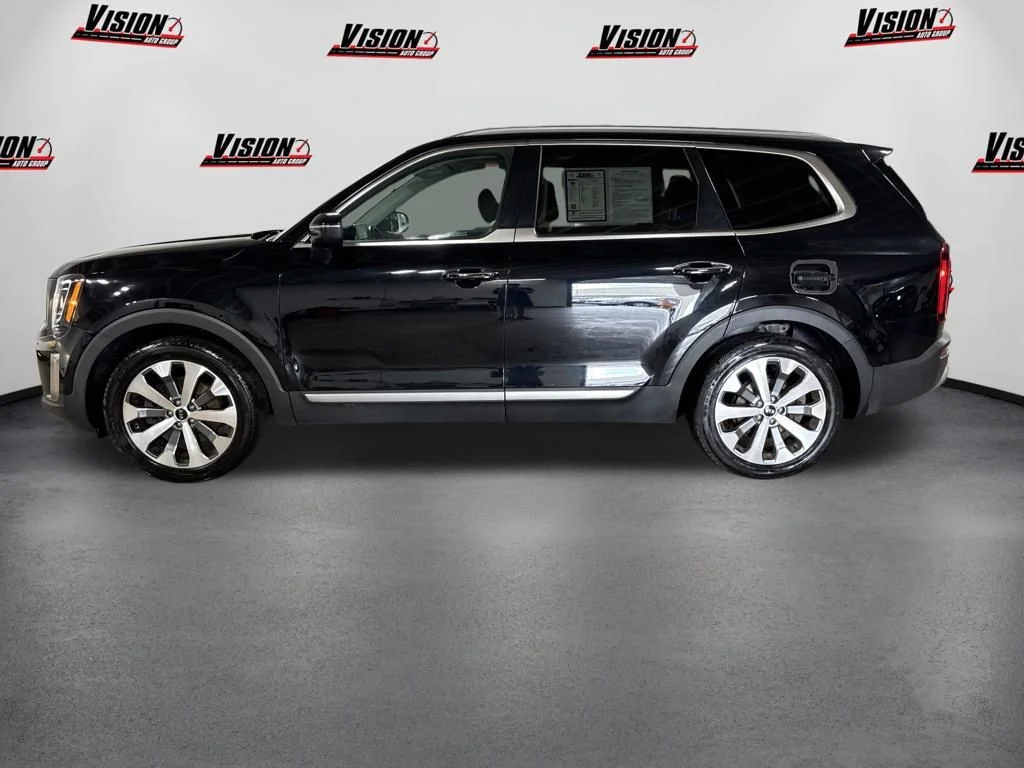 Used 2020 Black Kia S image 8