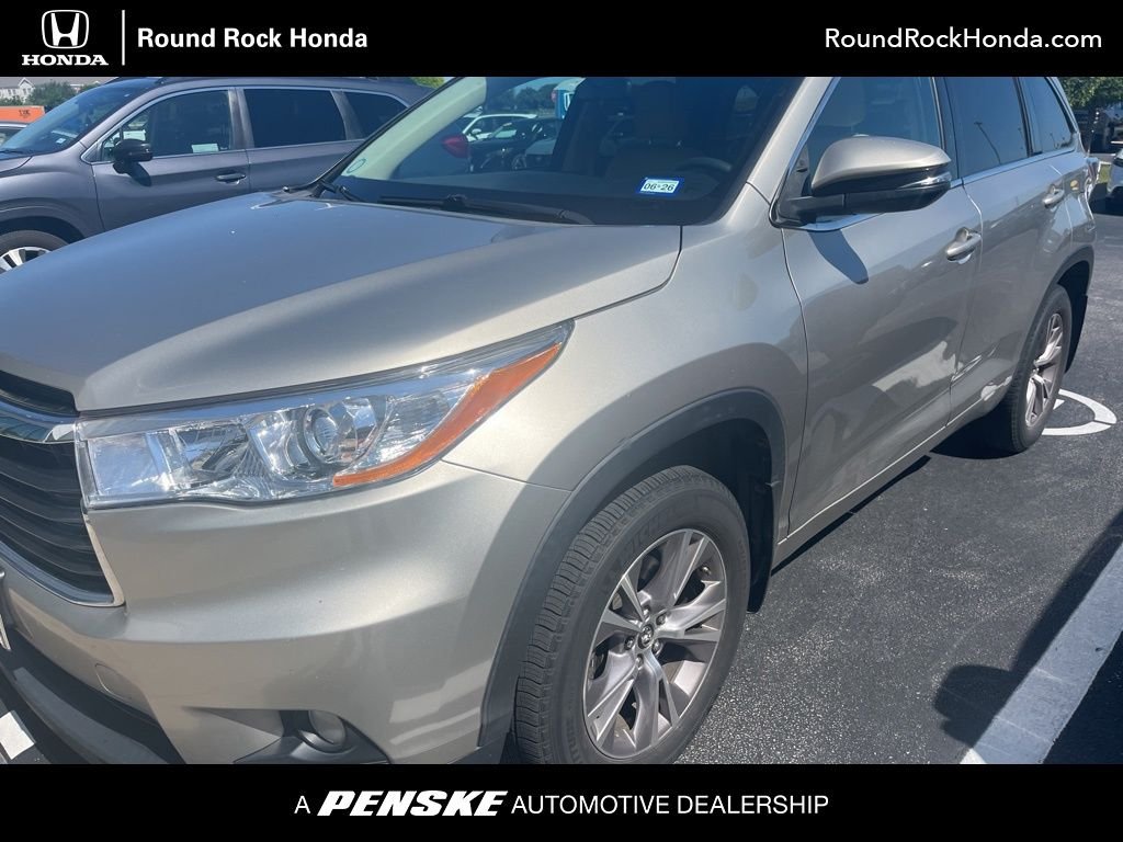 2016 Toyota Highlander's photo