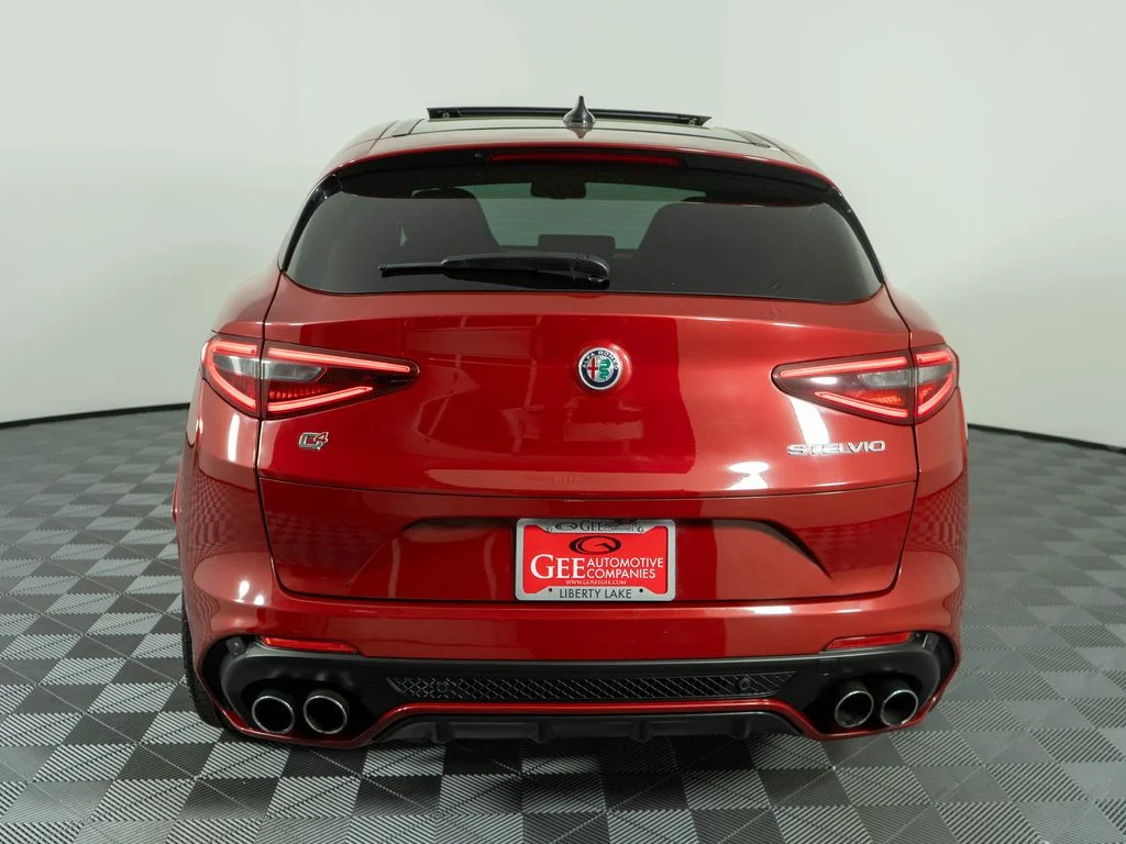 Used 2018 Red Alfa Romeo Quadrifoglio image 5