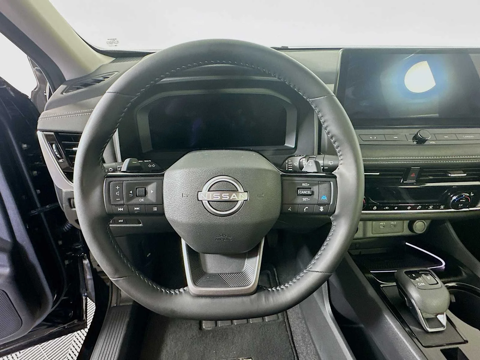 Used 2026 Super Black Nissan SL image 9