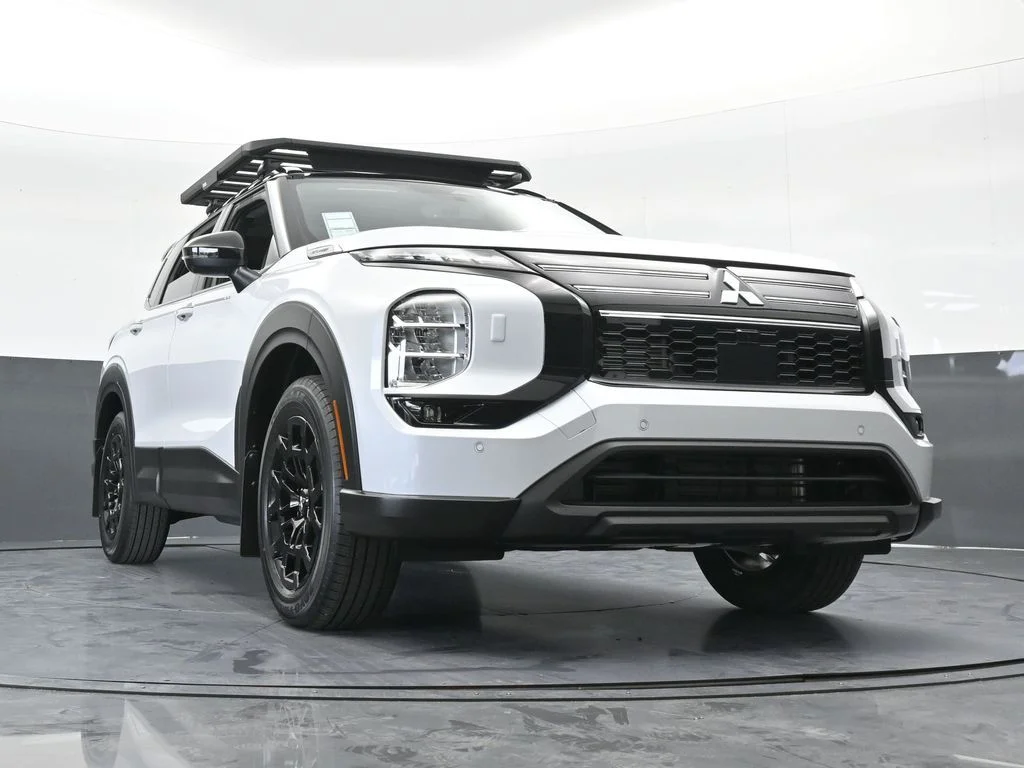 New 2026 White Mitsubishi Trail Edition image 72