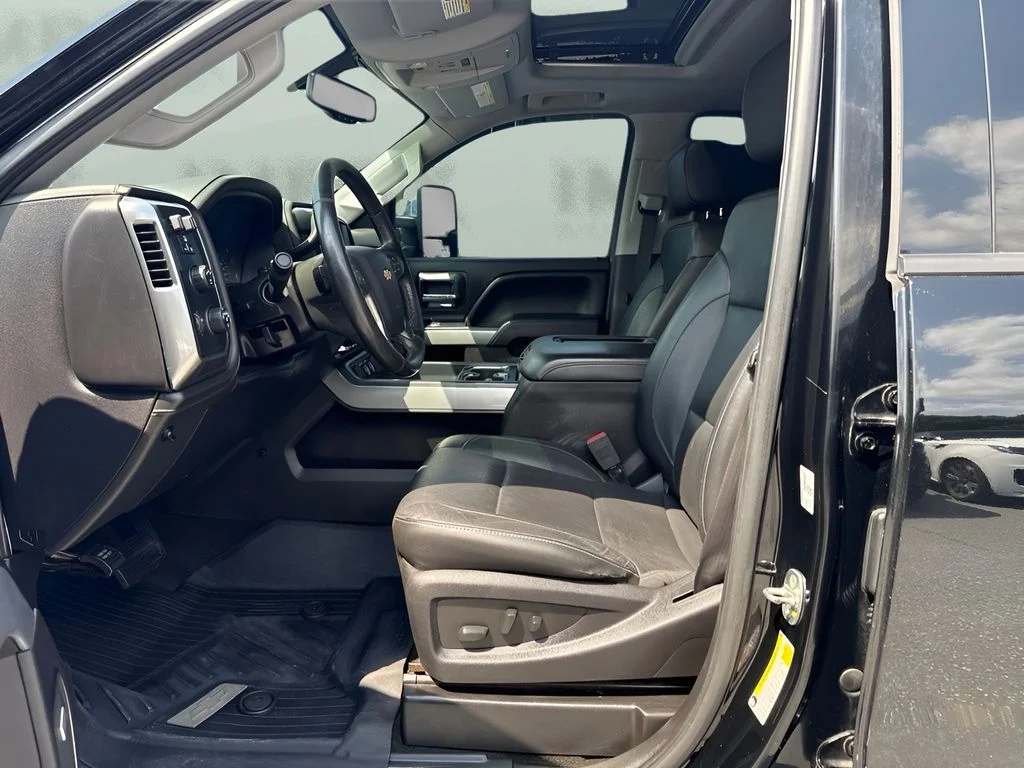 Used 2018 Black Chevrolet LTZ image 5