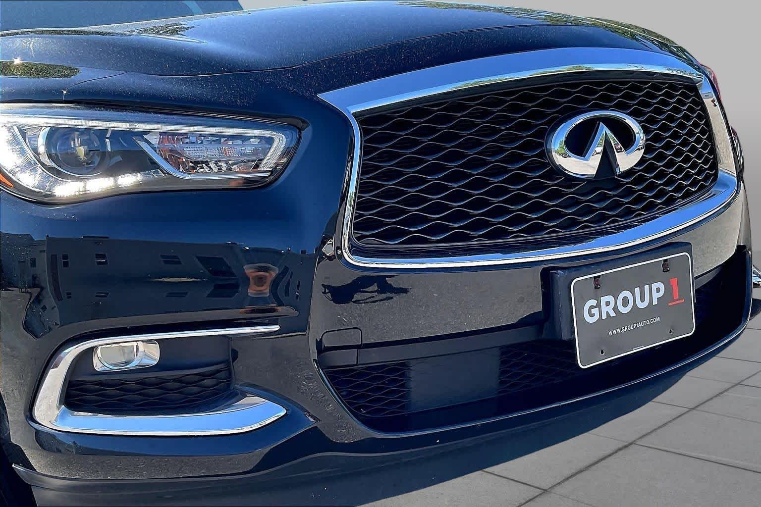 Used 2020 Black Obsidian INFINITI LUXE image 32