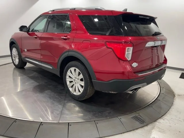 Used 2022 Red Ford King Ranch image 3