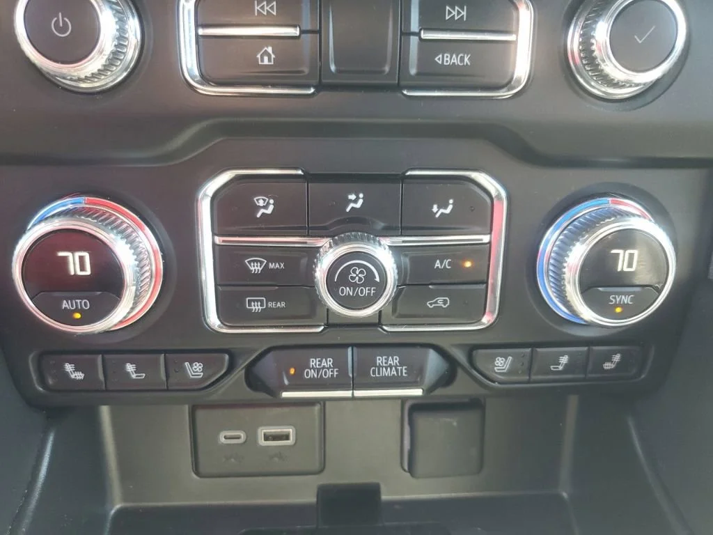 Used 2024 Onyx Black GMC SLT image 27