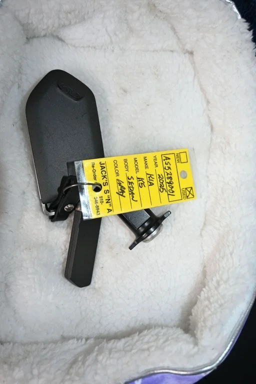 Used 2025 Steel Kia GT-Line image 22