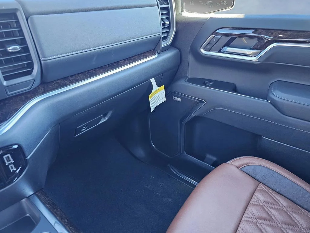 New 2026 Onyx Black GMC Elevation image 29