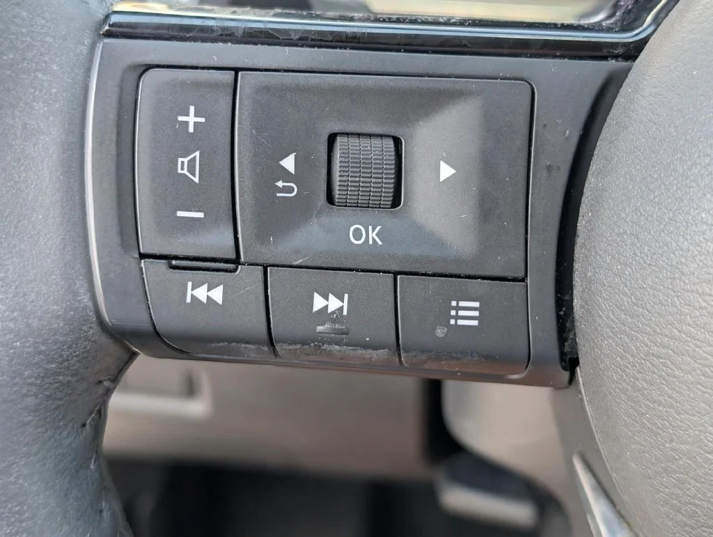 Used 2023 Super Black Nissan Platinum image 23