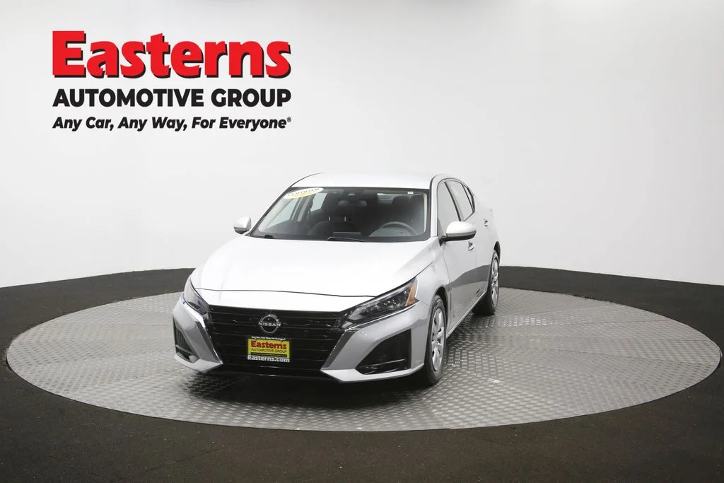 Used 2023 Silver Nissan 2.5 S image 52
