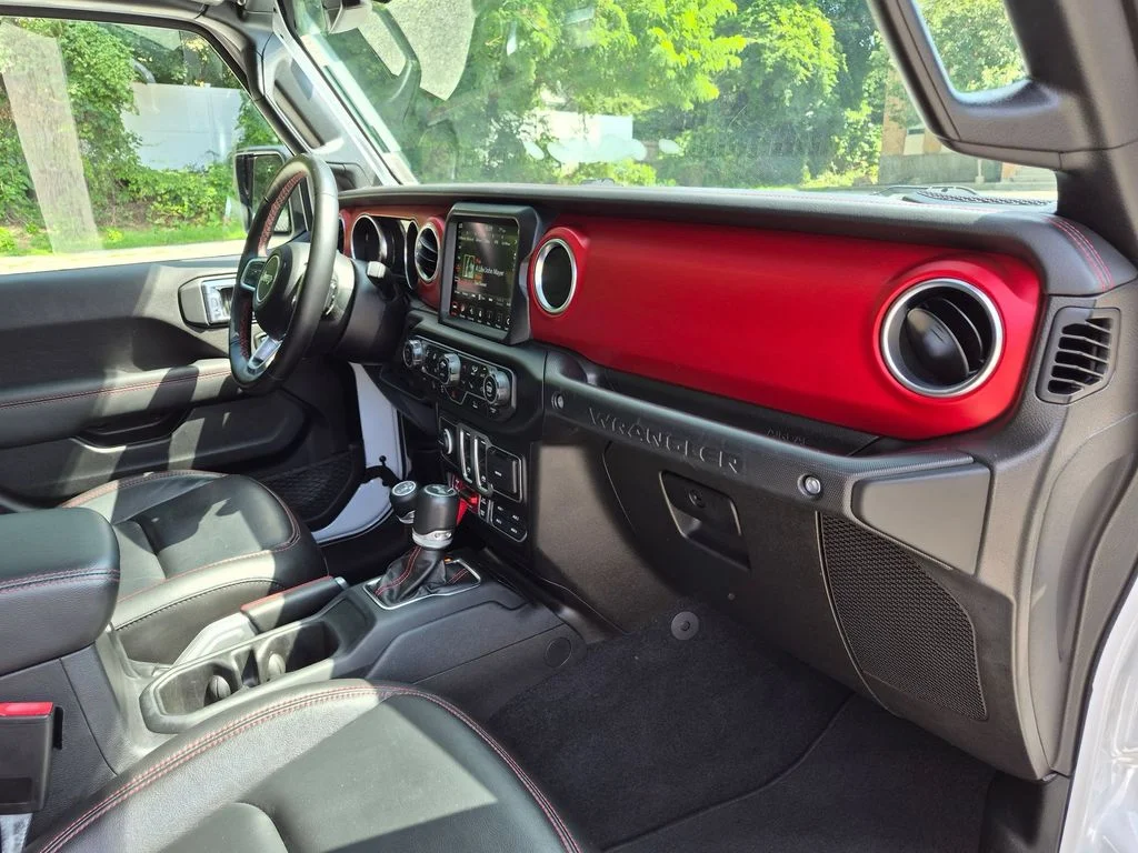 Used 2021 White Jeep Rubicon image 24