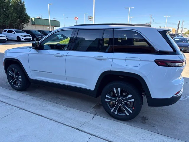 New 2027 White Jeep Limited image 6