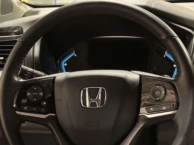 Certified Used 2024 Lunar Silver Metallic Honda TOURING image 21