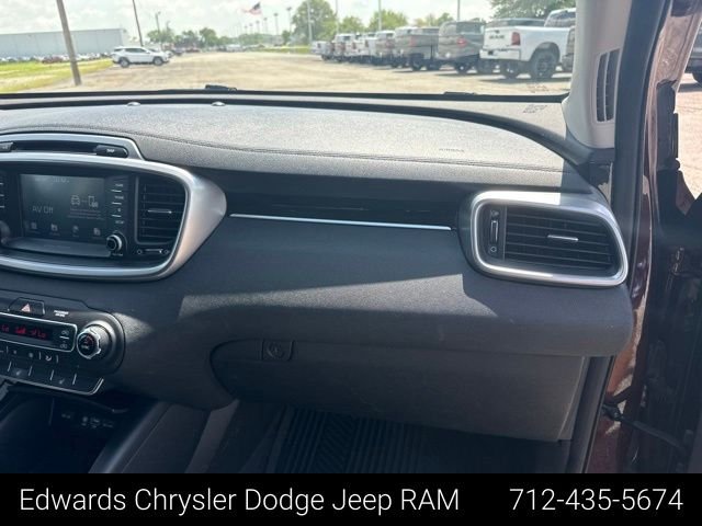 Used 2019 Purple Kia LX image 33
