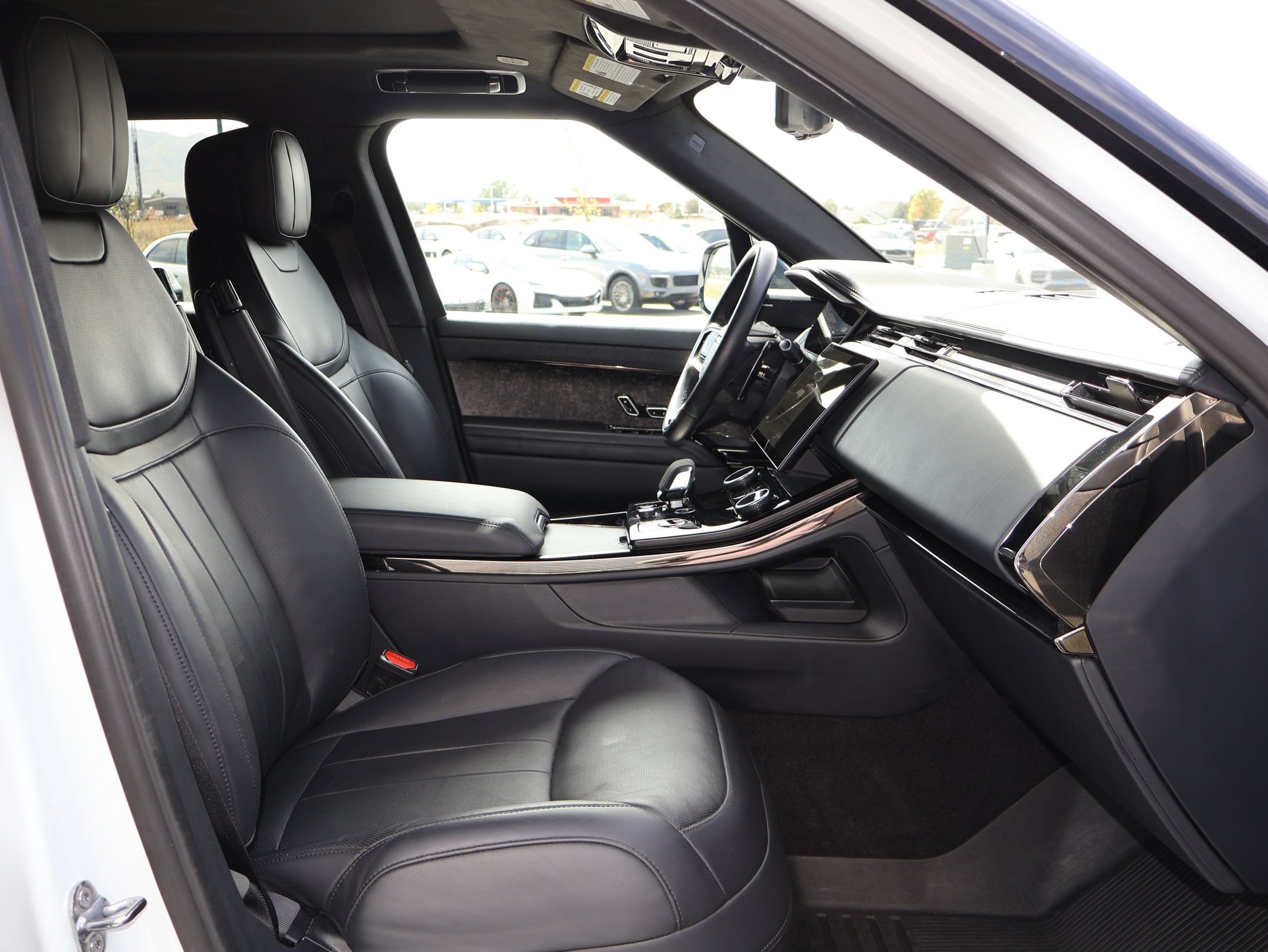 Used 2023 Fuji White Land Rover Autobiography image 31