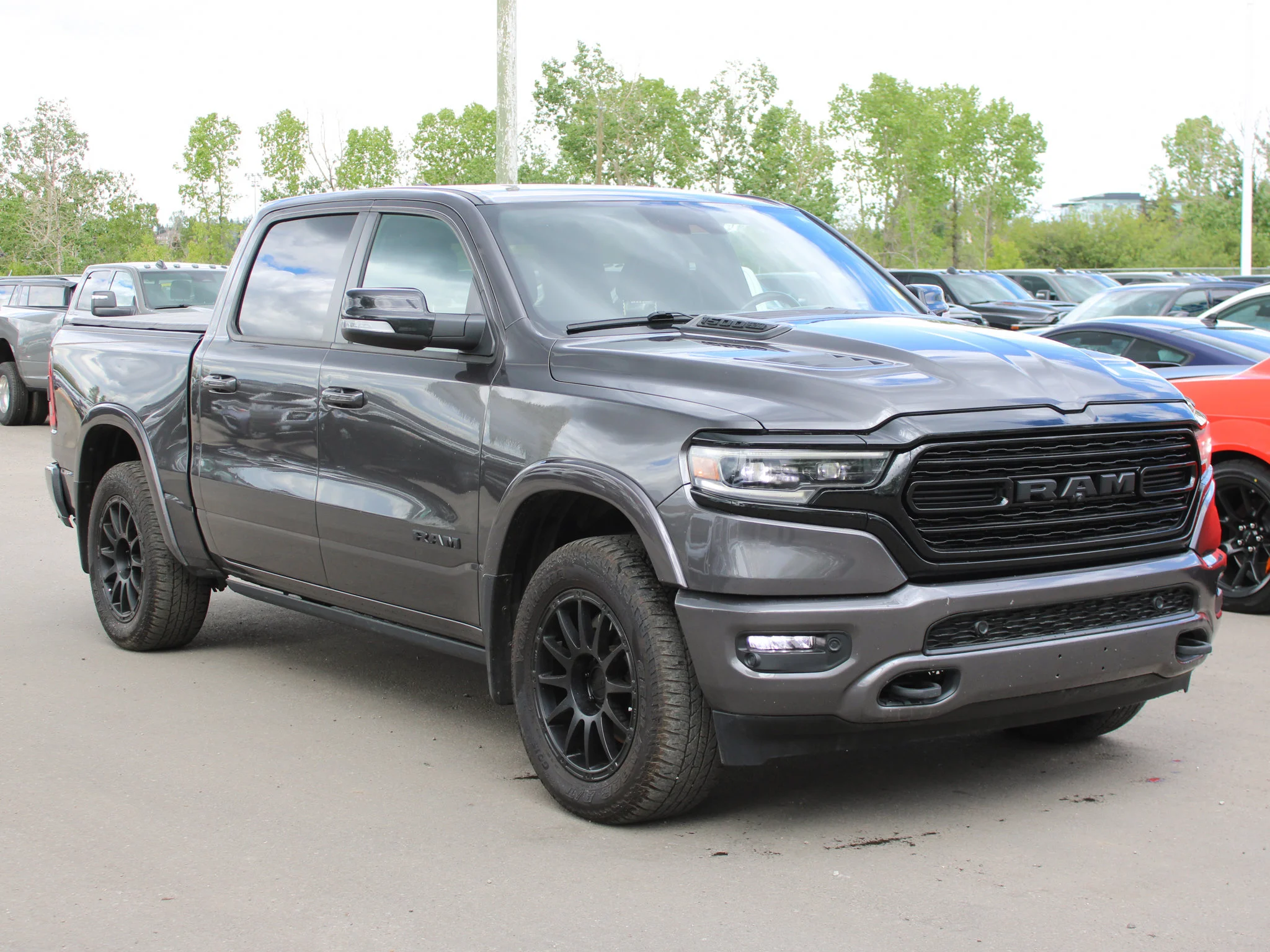 Used 2022 Grey RAM Limited * No Accidents | HEMI V8 | LOADED | ENVY Wheels | Head-Up Display | Night Edition image 8