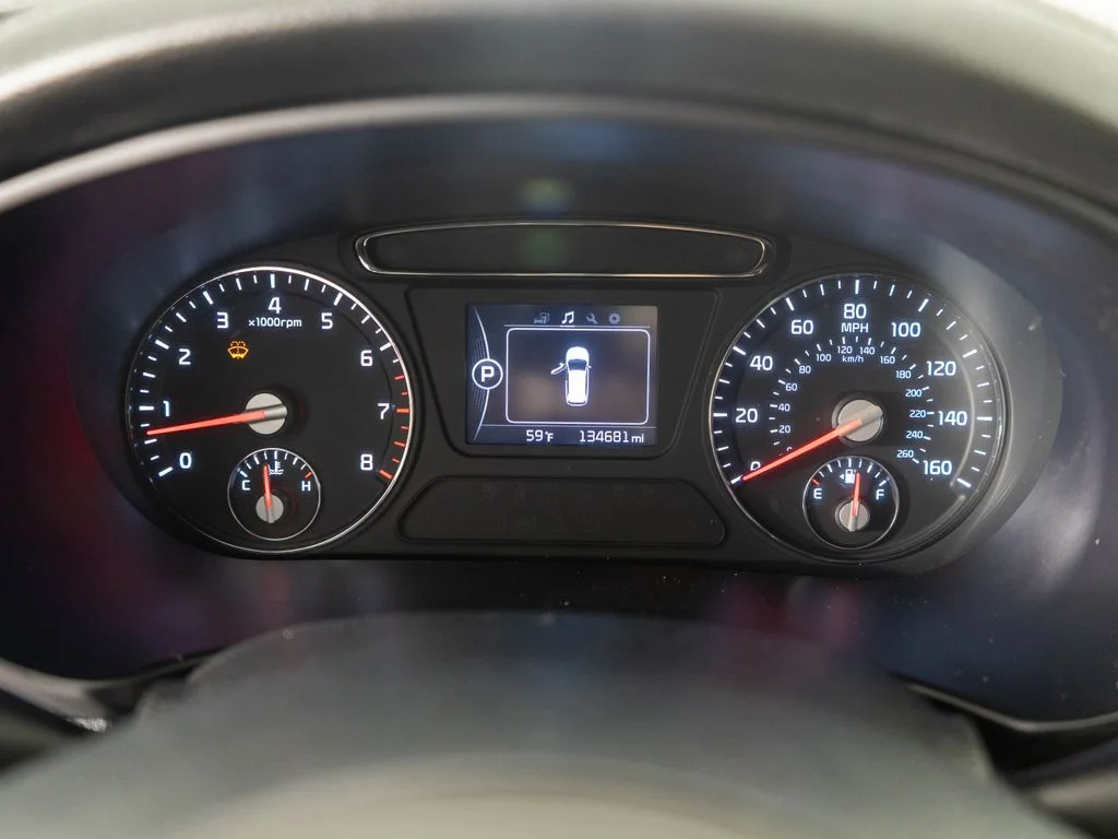 Used 2016 White Kia LX image 17