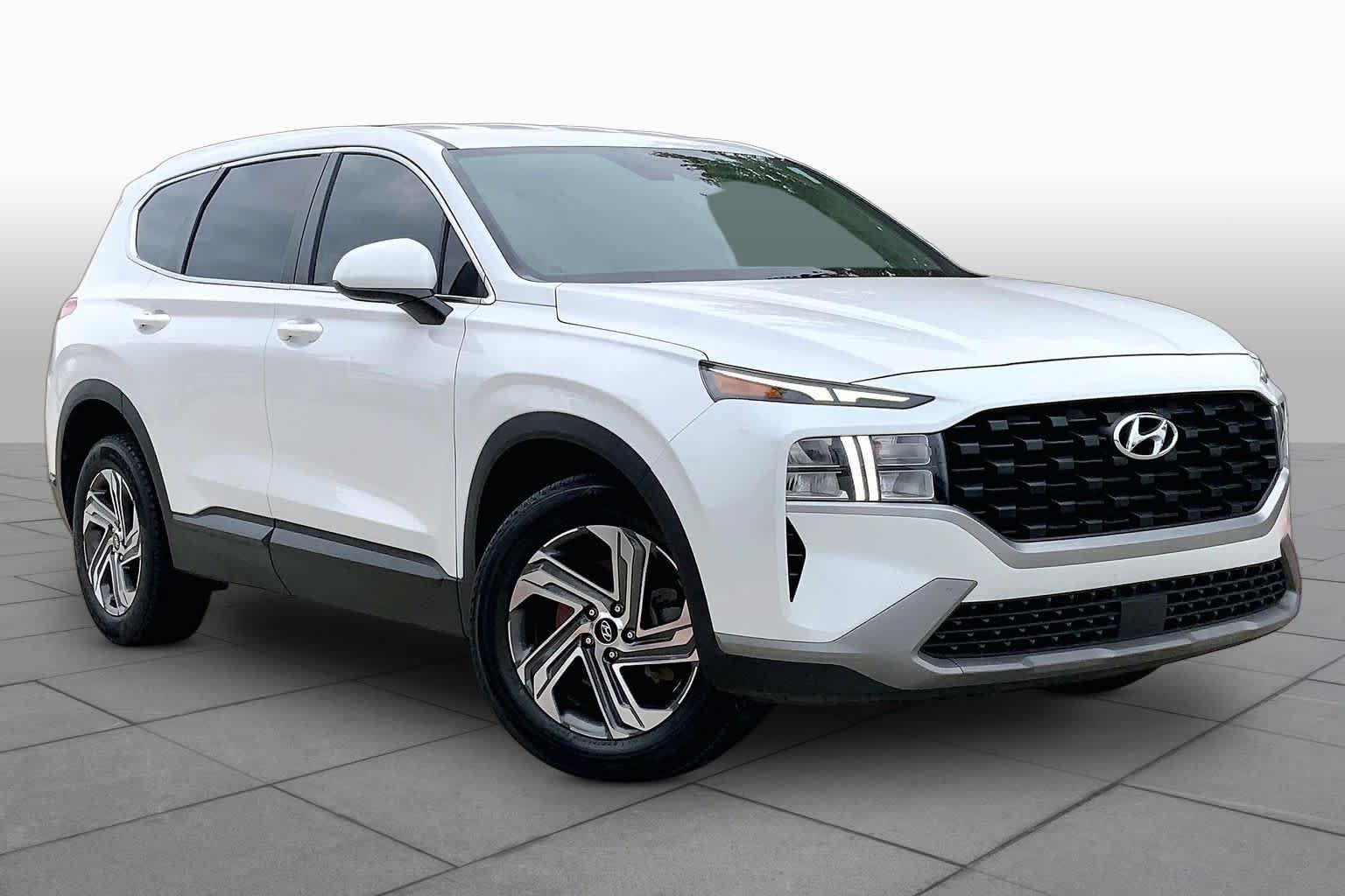 Used 2022 Quartz White Hyundai SE image 3