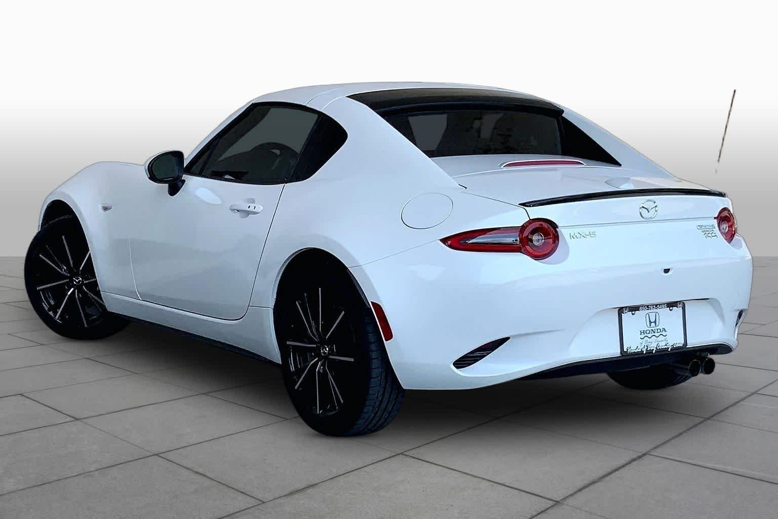 Used 2025 Snowflake White Pearl Mica Mazda Grand Touring image 12