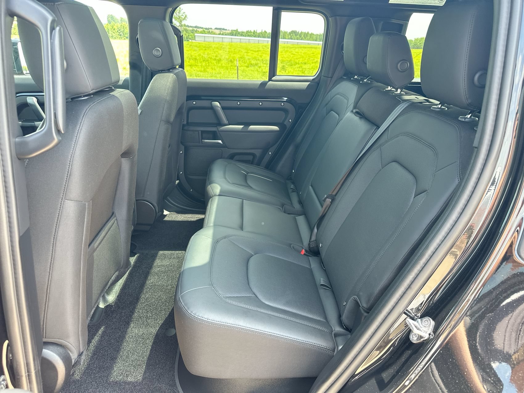 Used 2025 Black Land Rover S image 24